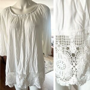 Elegant White Lace Trim Cielo Blu Women's Summer Top Size Medium